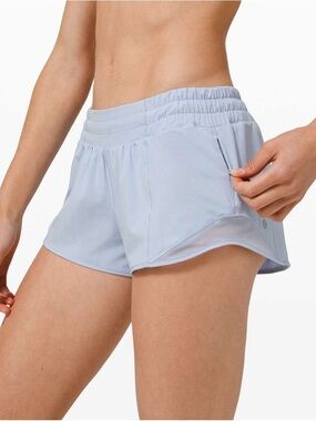 Lululemon Hotty Hot Low Rise Lined Short 2.5”